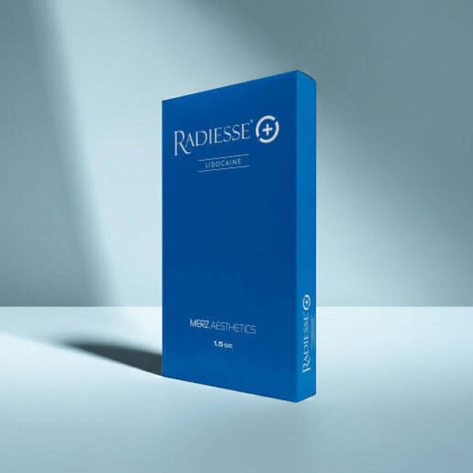 Radiesse Lidocaine 1 x 1.5 ml - Merz Aesthetics Produktverpackung auf grauem Hintergrund.